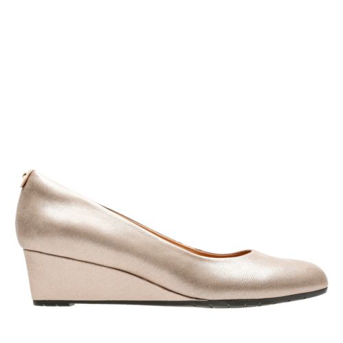 wide width champagne heels