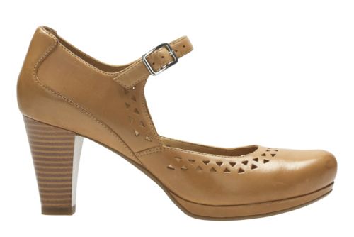 light tan heels