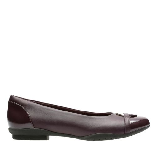 Neenah Vine Aubergine Leather Women�s Flats Clarks