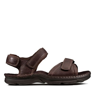 clarks closed toe sandals mens