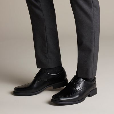 clarks huckley cap shoes