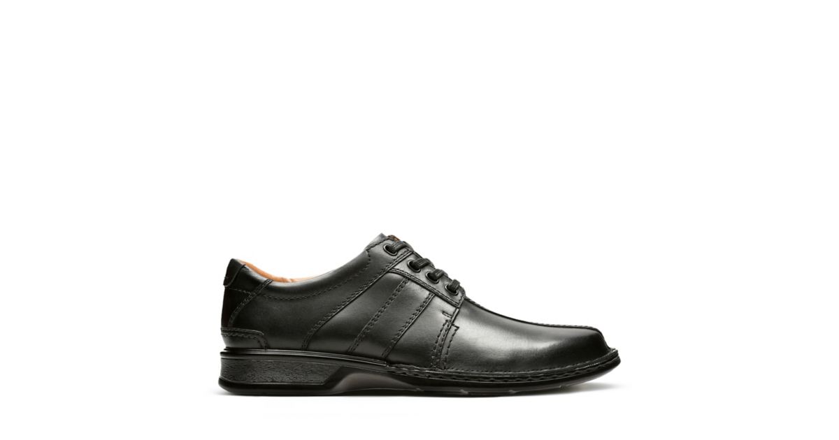 clarks touareg vibe