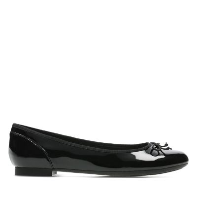 clarks ladies black patent shoes