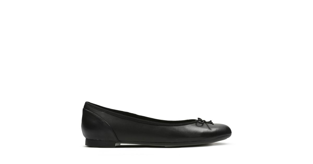 38B Clarks Couture Bloom  Ladies Black Patent Flat Shoe D FIT 