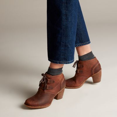 clarks carleta lyon boots