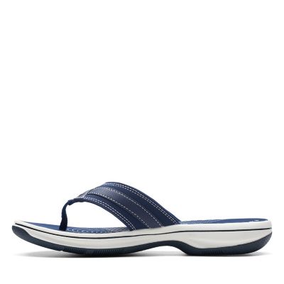 clarks navy blue flip flops