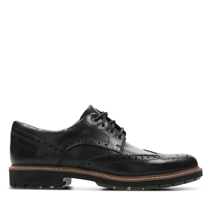 Save 68% for Men Black Clarks Leather Batcombe Wing Brogues in Black Black Leather Mens Shoes Lace-ups Brogues 