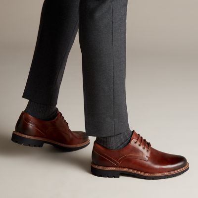 clarks men's batcombe hall derbys