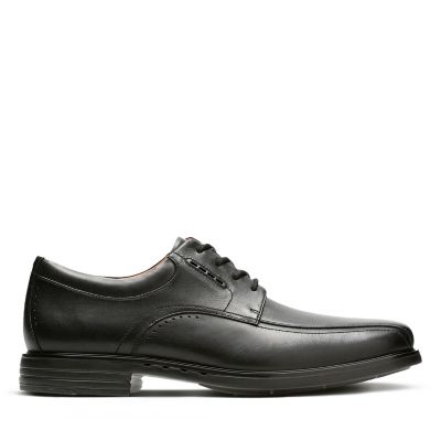 clarks un kenneth black