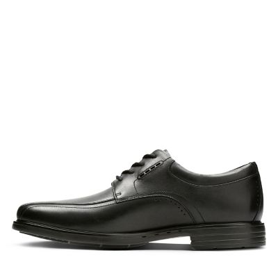 clarks un kenneth black