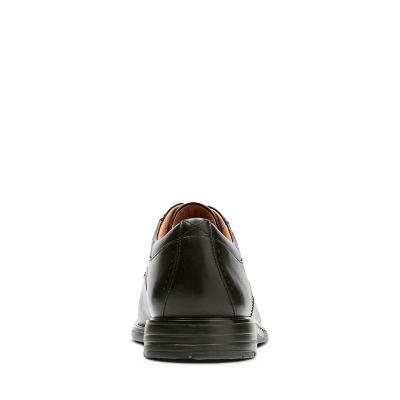 clarks un kenneth black