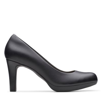 clarks low heel pumps