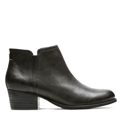 clarks block heel shoes