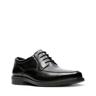 bostonian shoes store locator