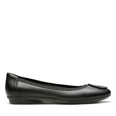 clarks womens flats black