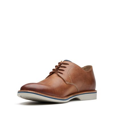 clarks atticus lace taupe nubuck