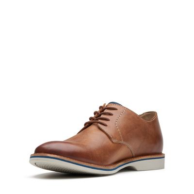 clarks atticus lace tan leather