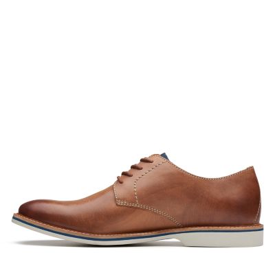 clarks atticus lace tan leather