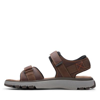 clarks mens sandals with magnetic fastener