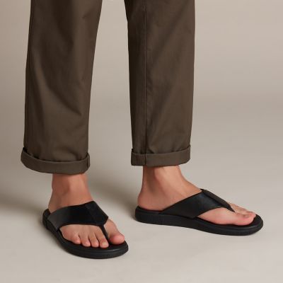 clarks mens leather flip flops