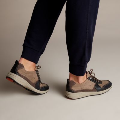 clarks mens walking shoes