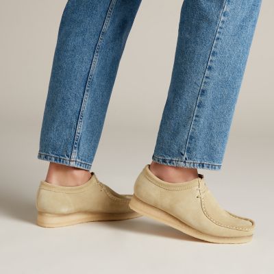 clarks wallabees maple suede