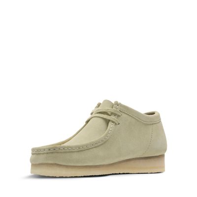 clarks wallabee low maple