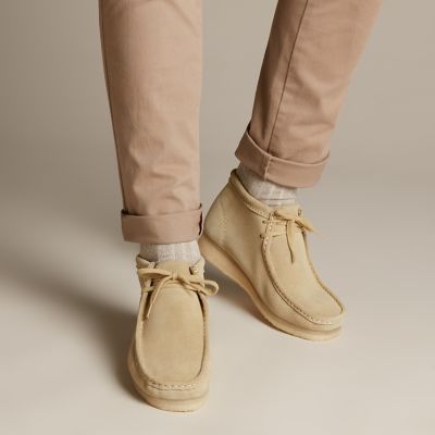 clarks wallabees wide width
