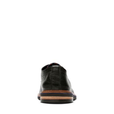 dezmin plain clarks