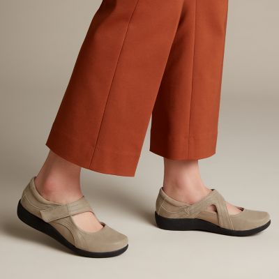 clarks sillian bella sand