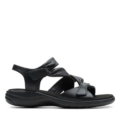 clarks black leather flip flops