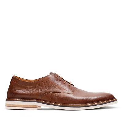 clarks vanek plain brown