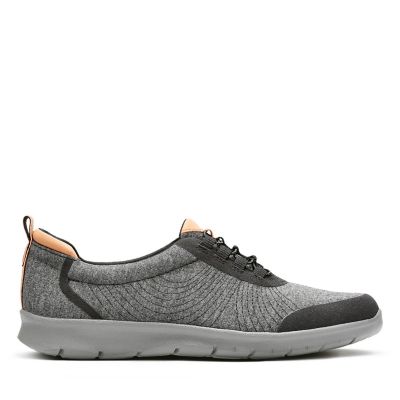 clarks comfortable walking shoes