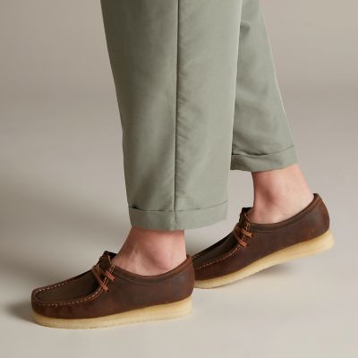 women's clarks wallabees beeswax