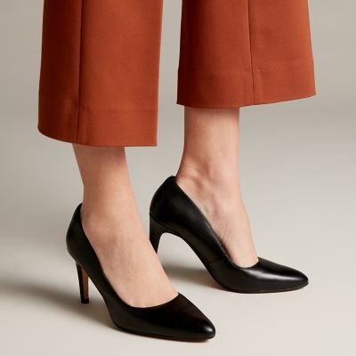 clarks laina rae pump