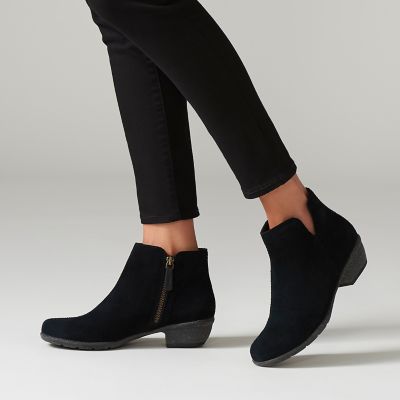 dsw clarks collection