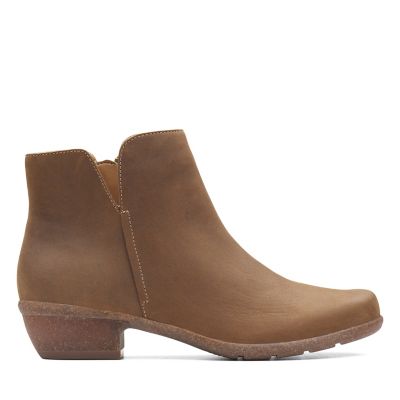 clarks short ladies boots