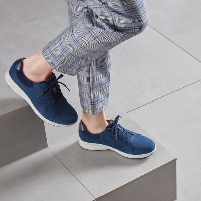 un adorn lace clarks