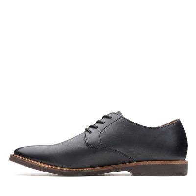 clarks atticus black