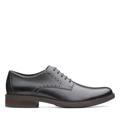 Maxton Plain Black Leather | Clarks