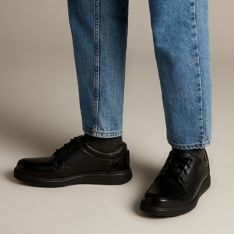 Men's Un Ease Black Leather Shoes | Clarks