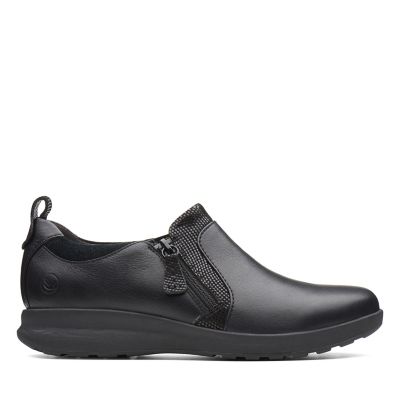 clarks ashton off white
