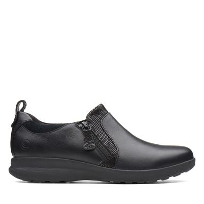 clarks wide fitting trainers