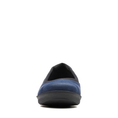 clarks ayla low black