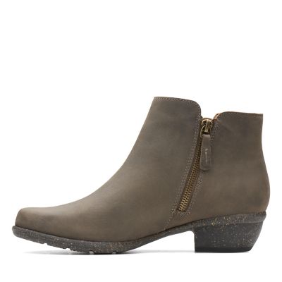 clarks wilrose frost ankle boot