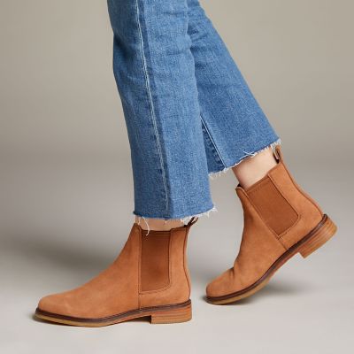 clarks arlo chelsea boots