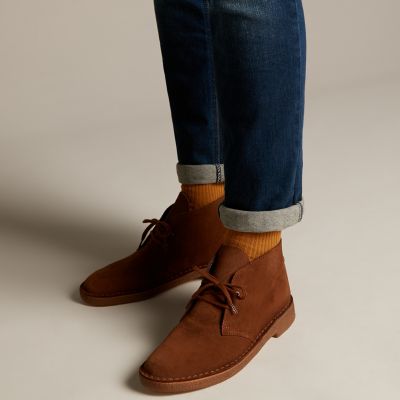 clarks desert boots beige suede