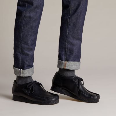 mens clarks wallabees black