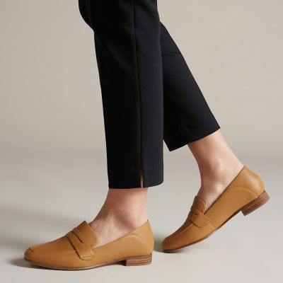 clarks iris loafer