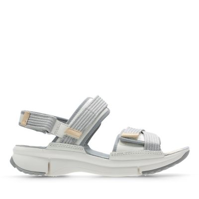 clarks white flip flops